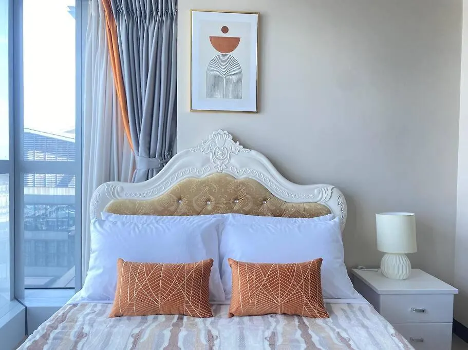 Bgc Skyline 2Br Suite With Parking In Uptown Bgc Manila