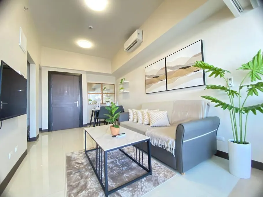 Apartment Bgc Skyline 2Br Suite With Parking In Uptown Bgc Manila