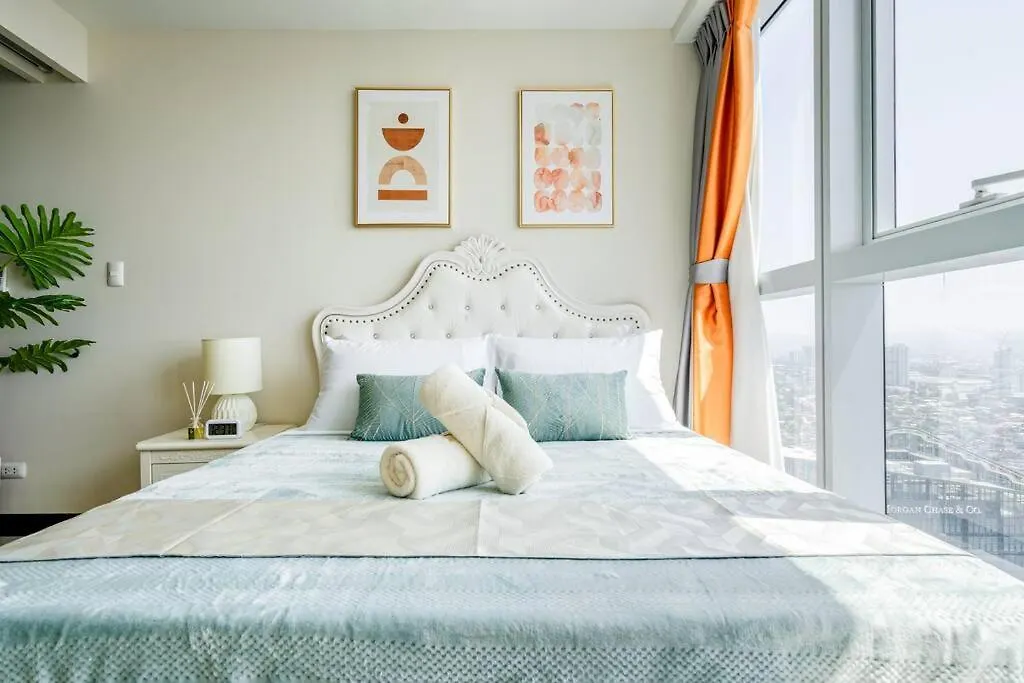 Bgc Skyline 2Br Suite With Parking In Uptown Bgc Manila Philippines