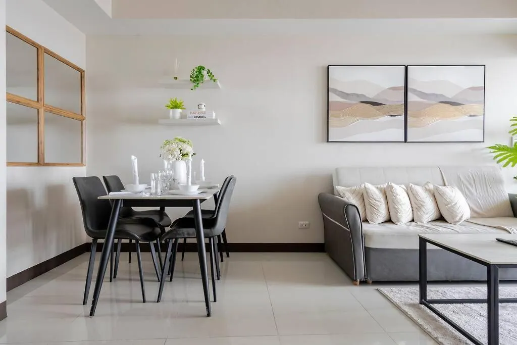 Bgc Skyline 2Br Suite With Parking In Uptown Bgc Manila 0*,  Philippines