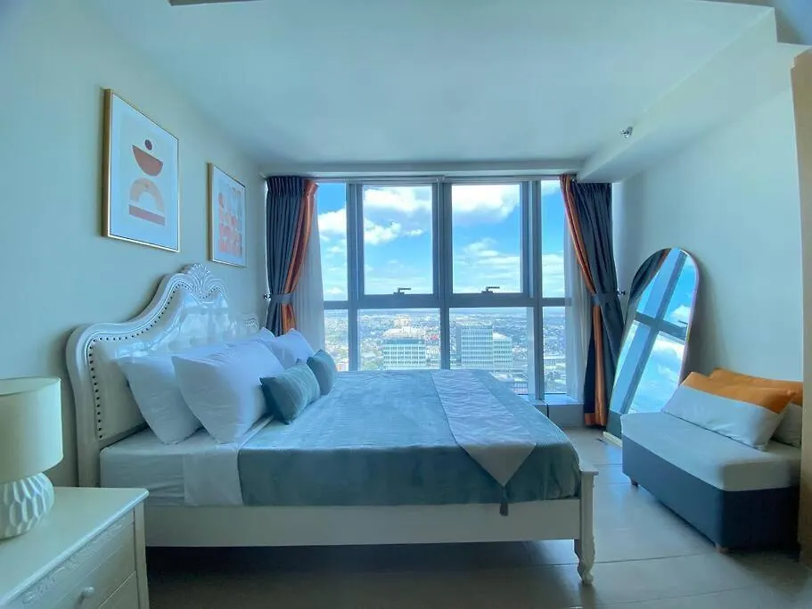 Bgc Skyline 2Br Suite With Parking In Uptown Bgc Manila