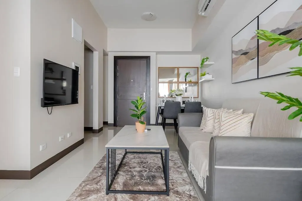 Bgc Skyline 2Br Suite With Parking In Uptown Bgc Manila