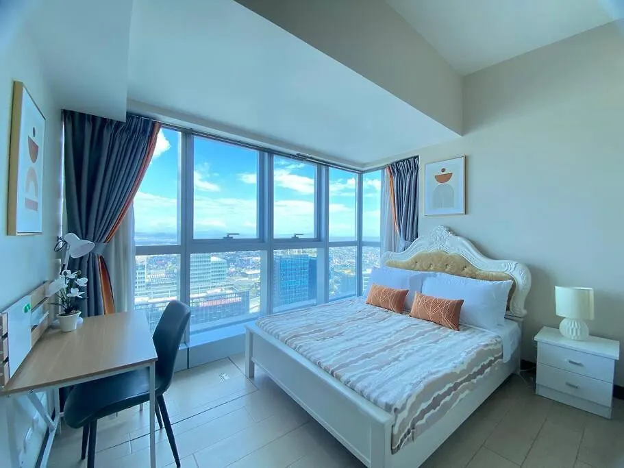 Bgc Skyline 2Br Suite With Parking In Uptown Bgc Manila 0*,  Philippines