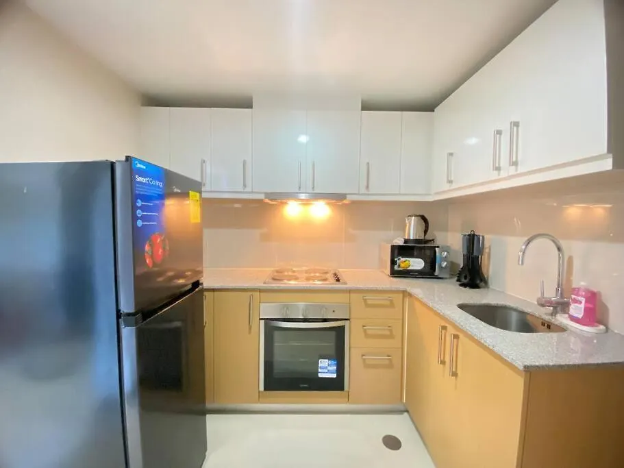 Bgc Skyline 2Br Suite With Parking In Uptown Bgc Manila Apartment