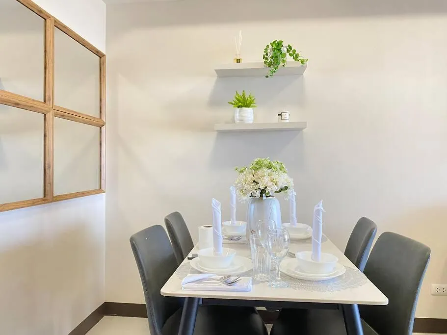 Apartment Bgc Skyline 2Br Suite With Parking In Uptown Bgc Manila Philippines