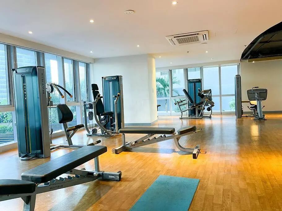 Bgc Skyline 2Br Suite With Parking In Uptown Bgc Manila Philippines