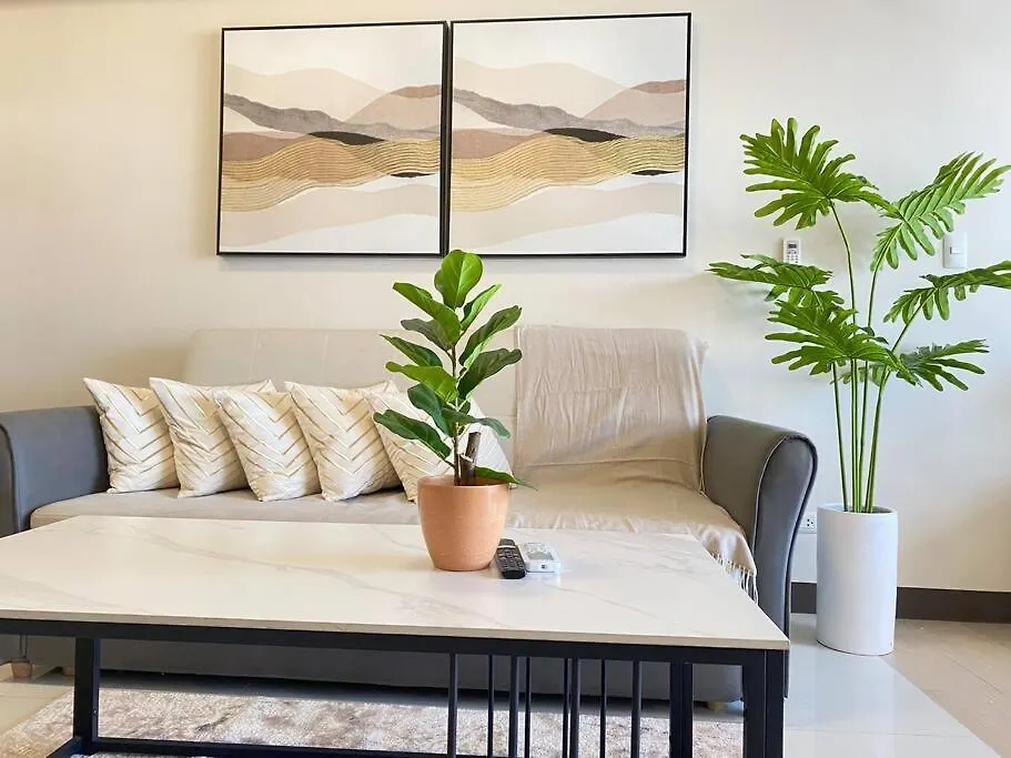 Bgc Skyline 2Br Suite With Parking In Uptown Bgc Manila