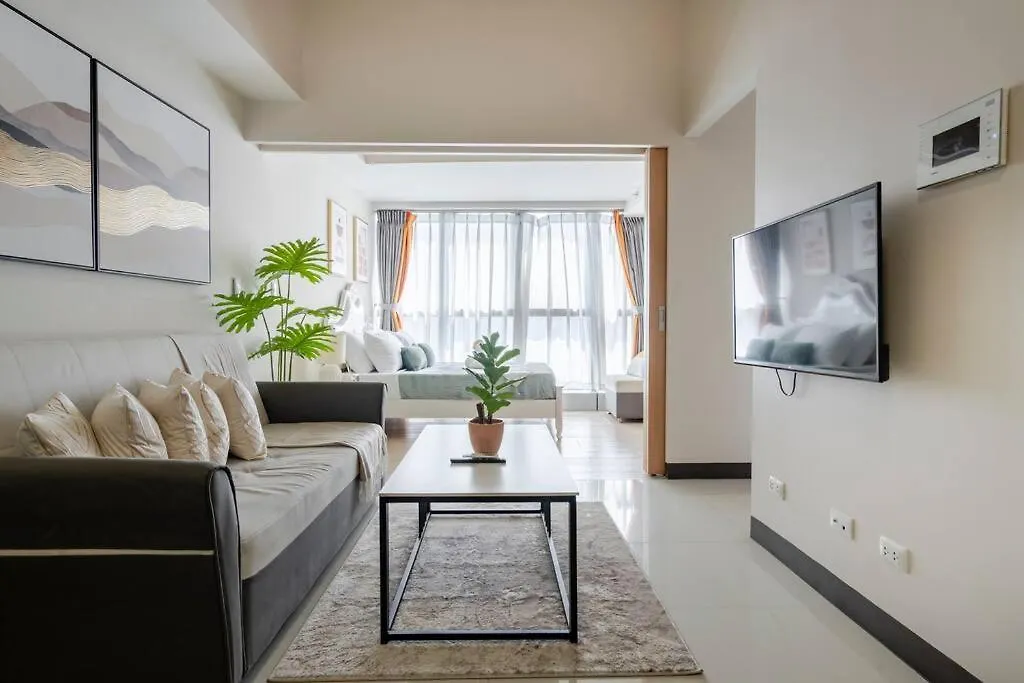 Bgc Skyline 2Br Suite With Parking In Uptown Bgc Manila