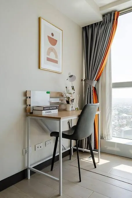 Bgc Skyline 2Br Suite With Parking In Uptown Bgc Manila Philippines
