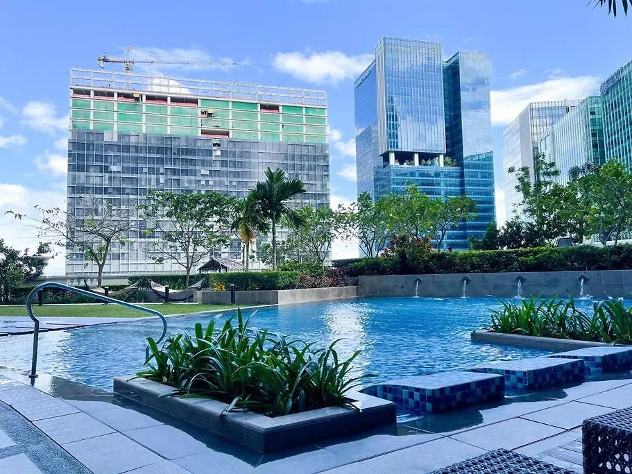 Apartment Bgc Skyline 2Br Suite With Parking In Uptown Bgc Manila