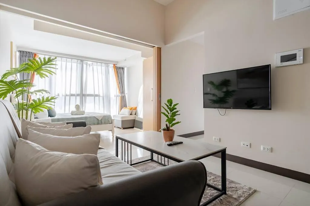 Apartment Bgc Skyline 2Br Suite With Parking In Uptown Bgc Manila