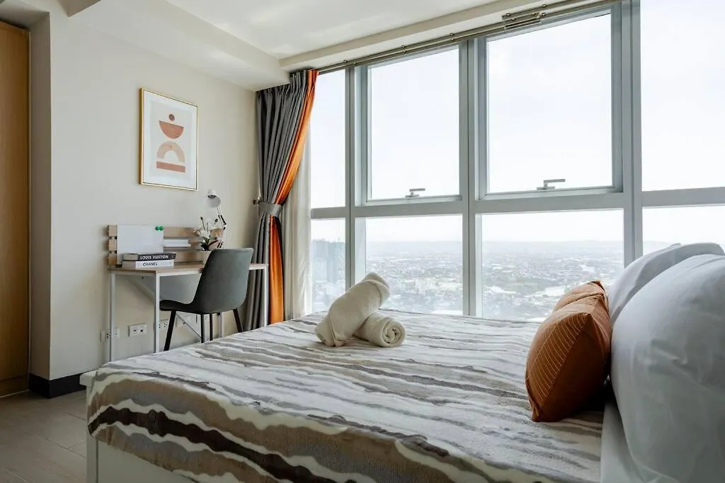 Apartment Bgc Skyline 2Br Suite With Parking In Uptown Bgc Manila