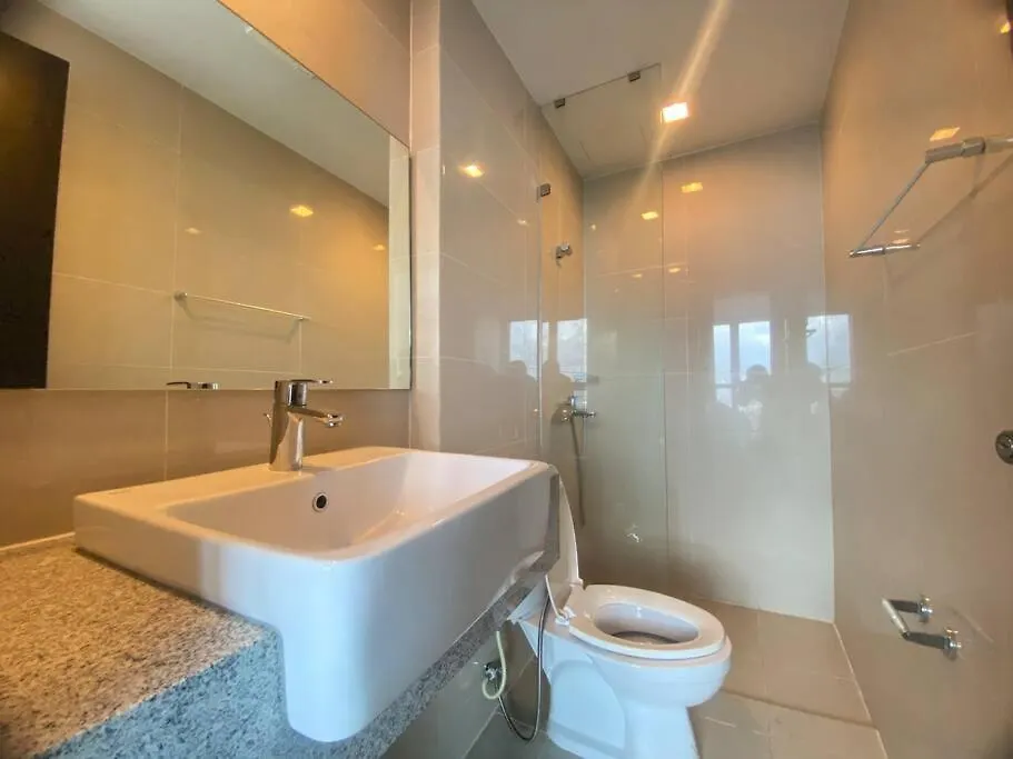 Apartment Bgc Skyline 2Br Suite With Parking In Uptown Bgc Manila