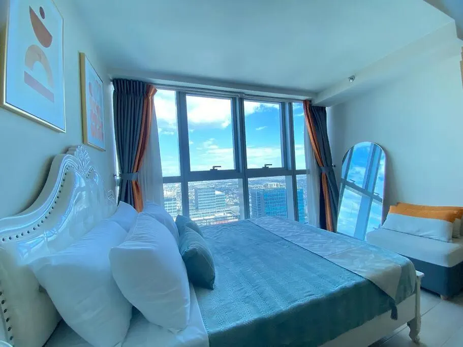 Bgc Skyline 2Br Suite With Parking In Uptown Bgc Manila Apartment