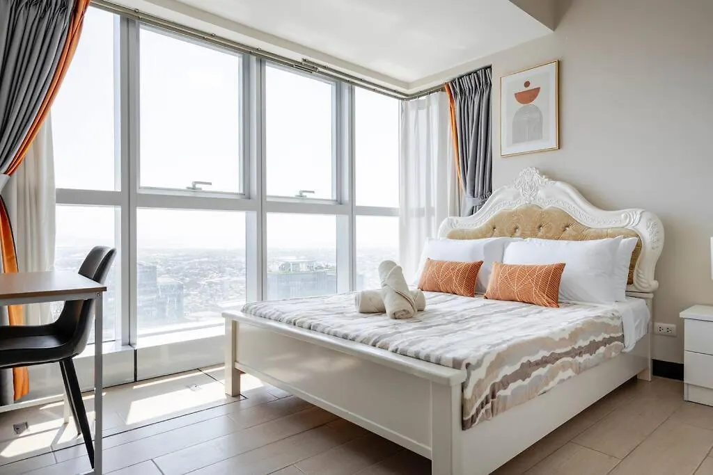 Bgc Skyline 2Br Suite With Parking In Uptown Bgc Manila Apartment